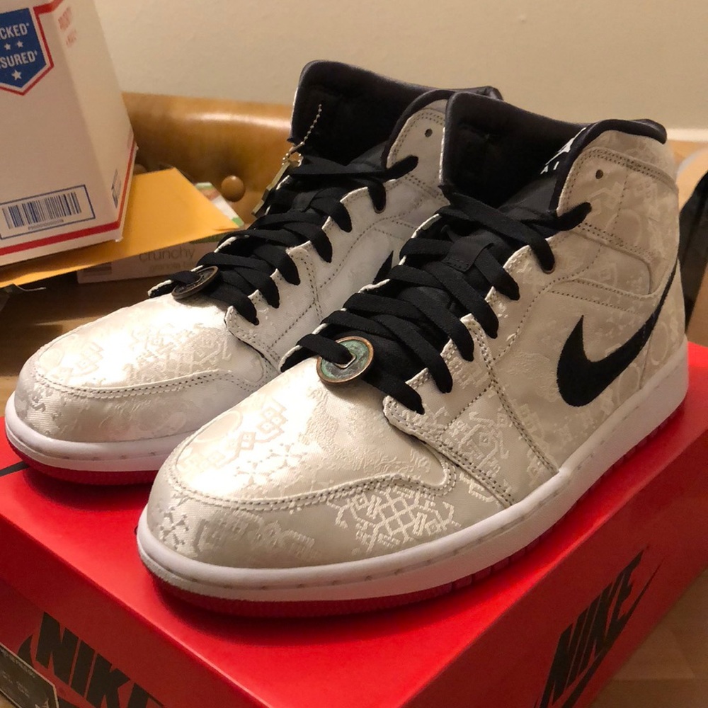 Air Jordan 1 Mid CLOT